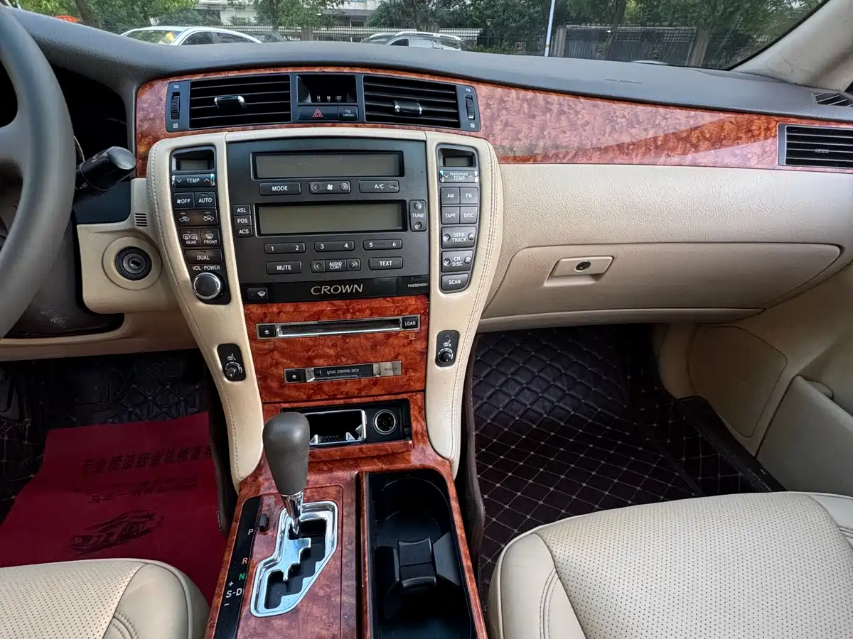 Toyota Crown 2007 2.5L Royal Special Edition фото 21