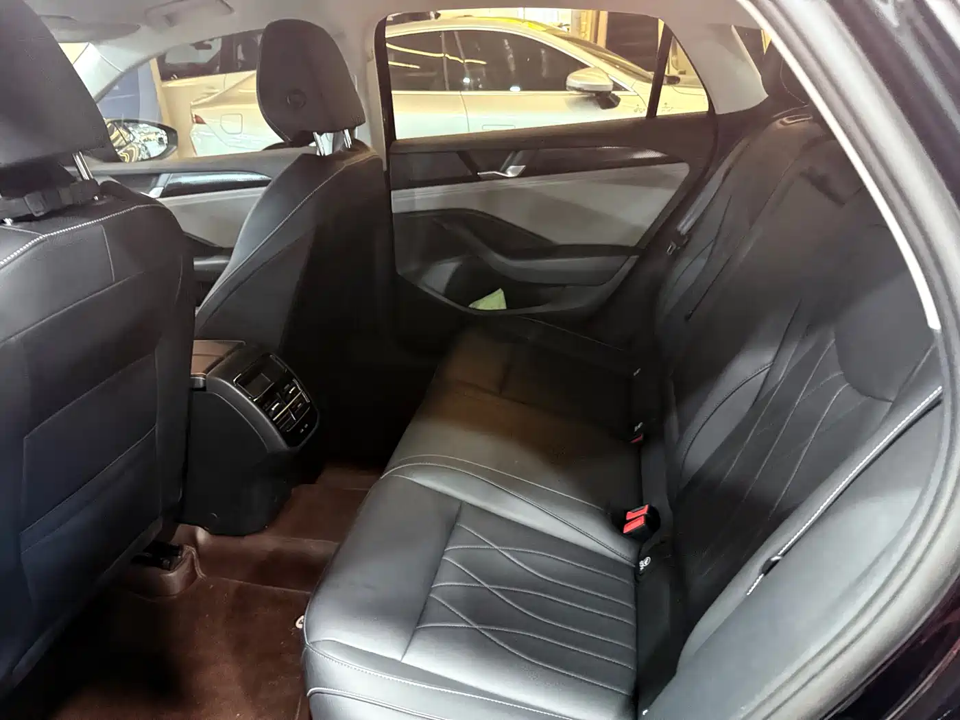 Volkswagen Magotan 2024 300TSI DSG Premium Edition фото 8