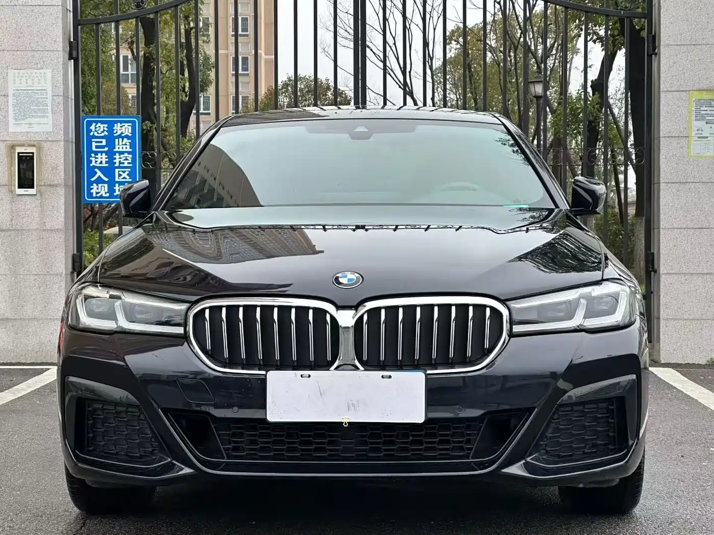 BMW 5 Series 2022 530Li Leading M Sport Package фото 2