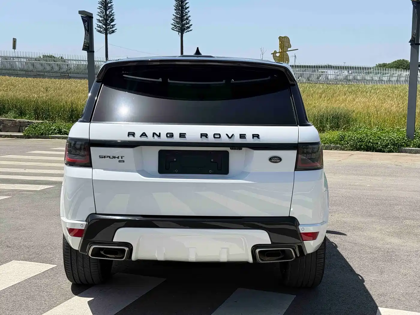Land Rover Range Rover Sport 2021 3.0 L6 Gloss Black Edition фото 7