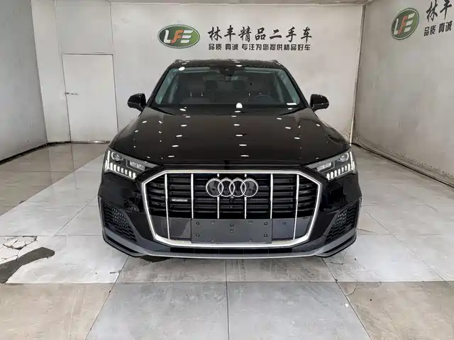 Audi Q7 2023 55 TFSI quattro S line Sport — фото 2