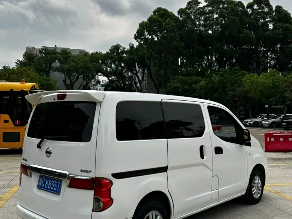 Nissan NV200 2013 2013 1.6L Luxury (China IV)