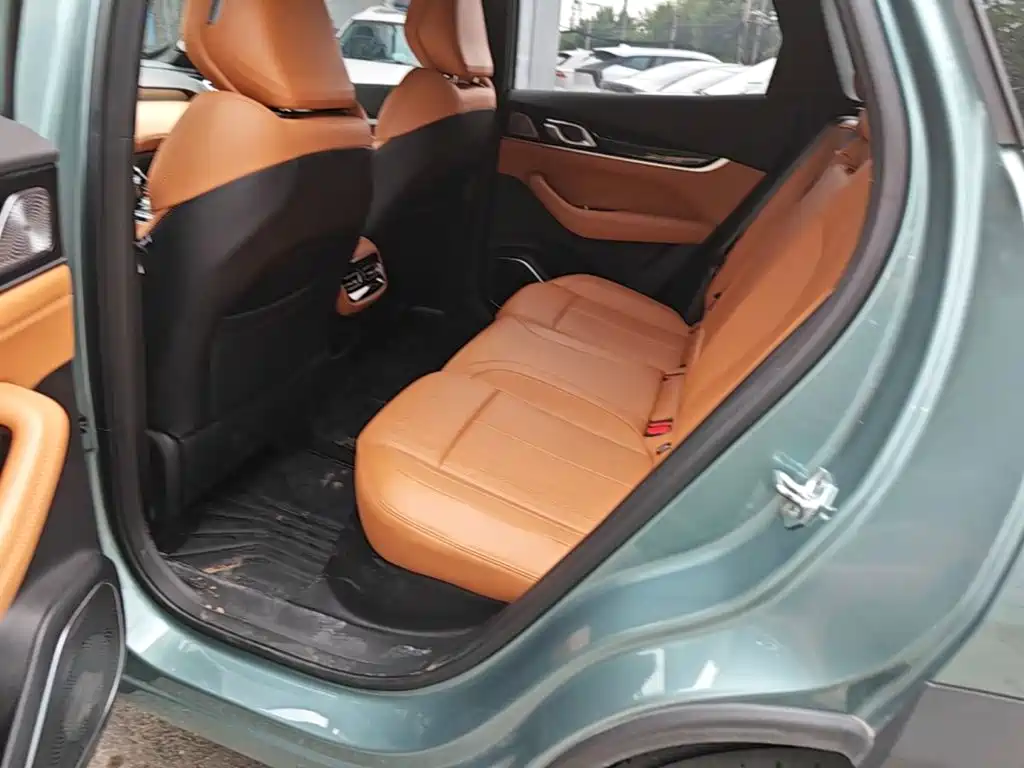 Geely Atlas L 2025 2025 4th Gen 1.5TD DCT Splendor