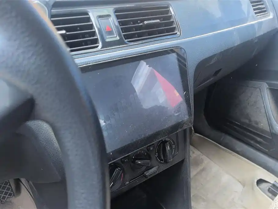 Volkswagen Santana 2015 1.6L Manual Trend Edition фото 13
