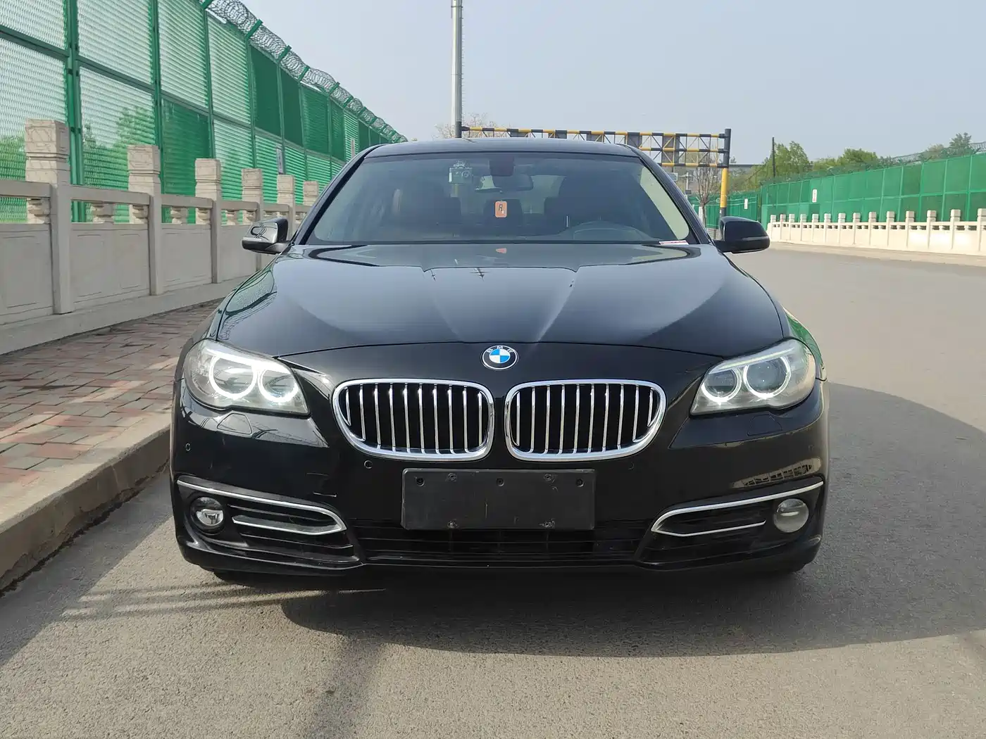 BMW 5 Series 2017 525Li Leading Edition фото 2