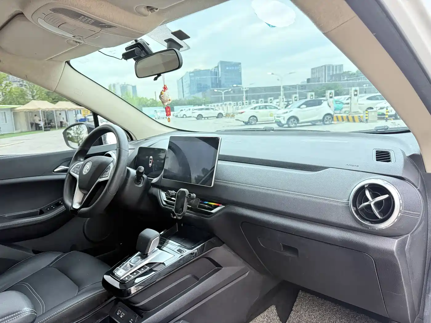 BYD Yuan New Energy 2019 EV360 Smart Connected Premium фото 12