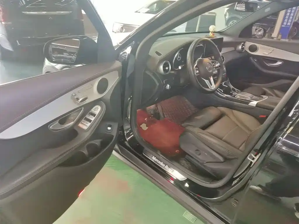 MERCEDES-BENZ GLC