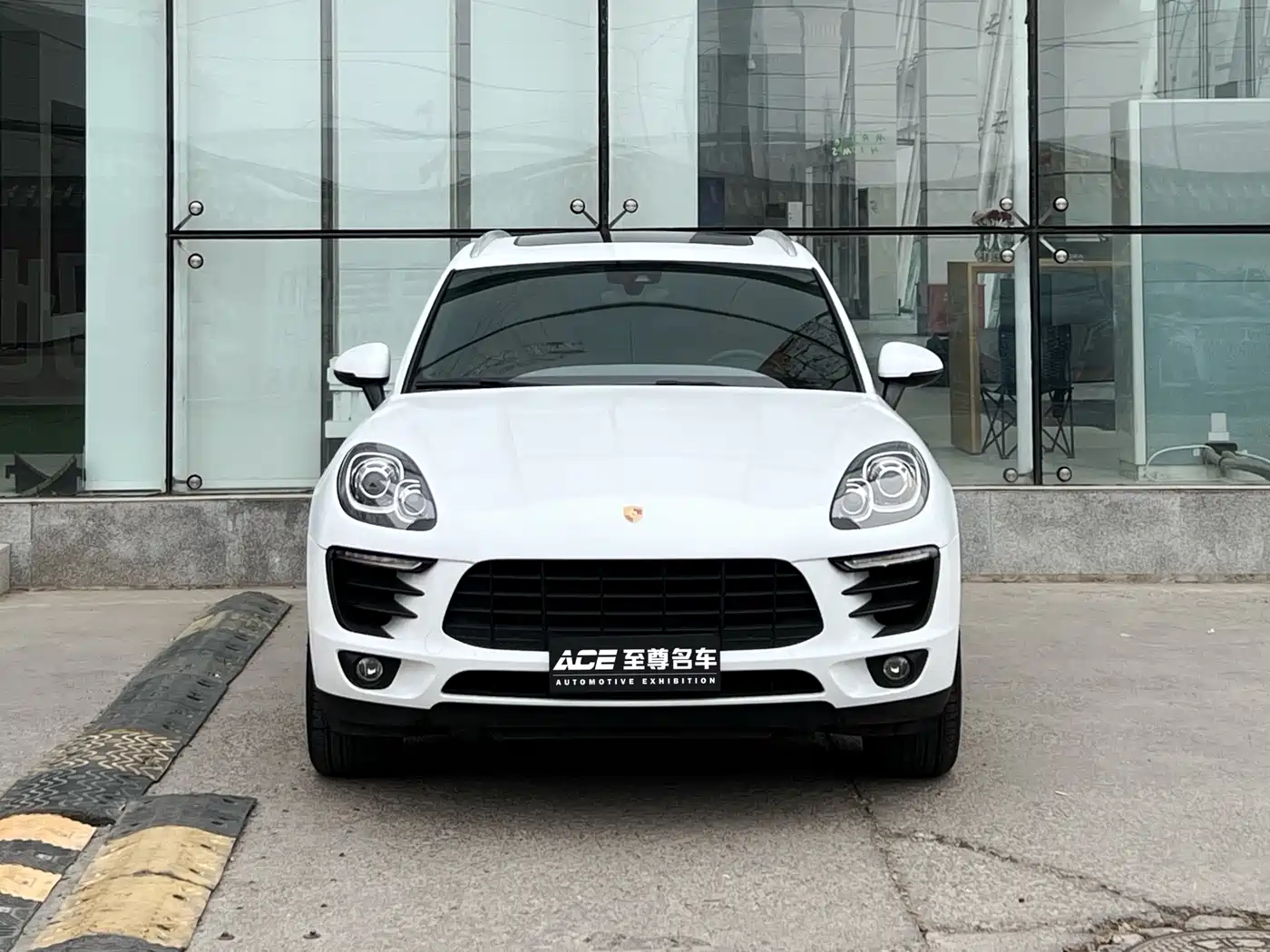 Porsche Macan 2017 Macan 2.0T фото 2