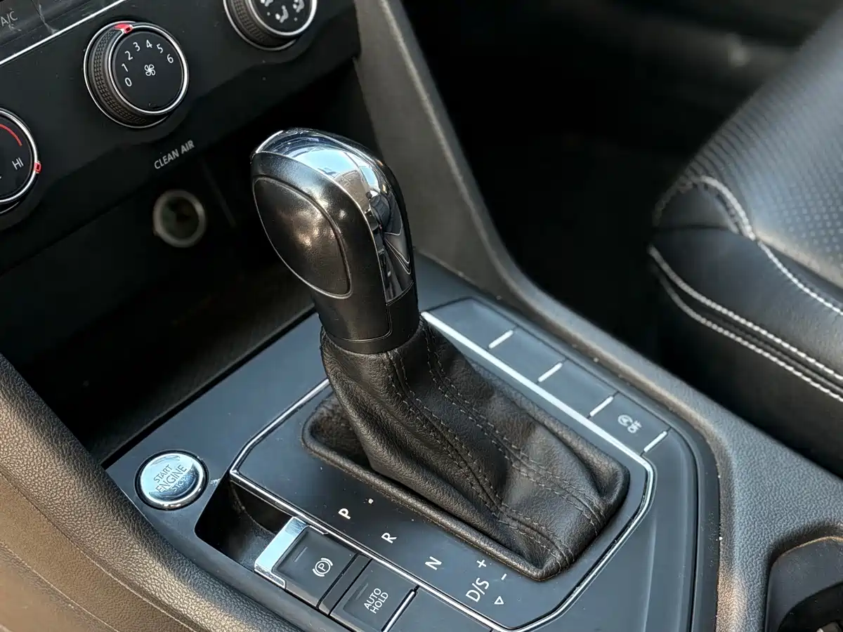 Volkswagen Tharu 2022 280TSI FWD Luxury Edition фото 12