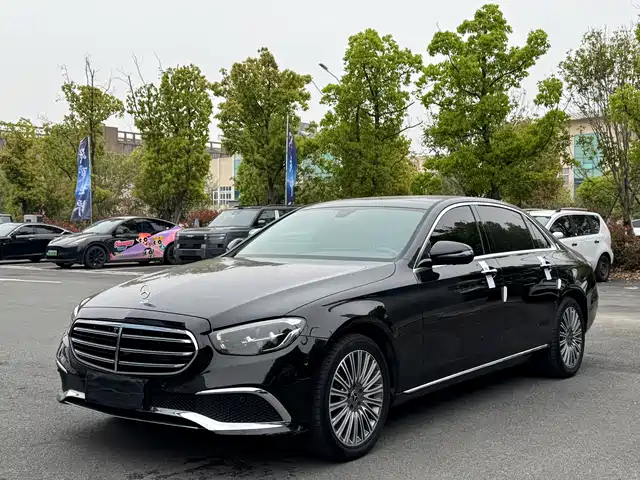 Mercedes-Benz E E 300 L, Люкс