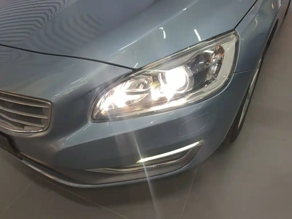 Фото 24 - Volvo S60
