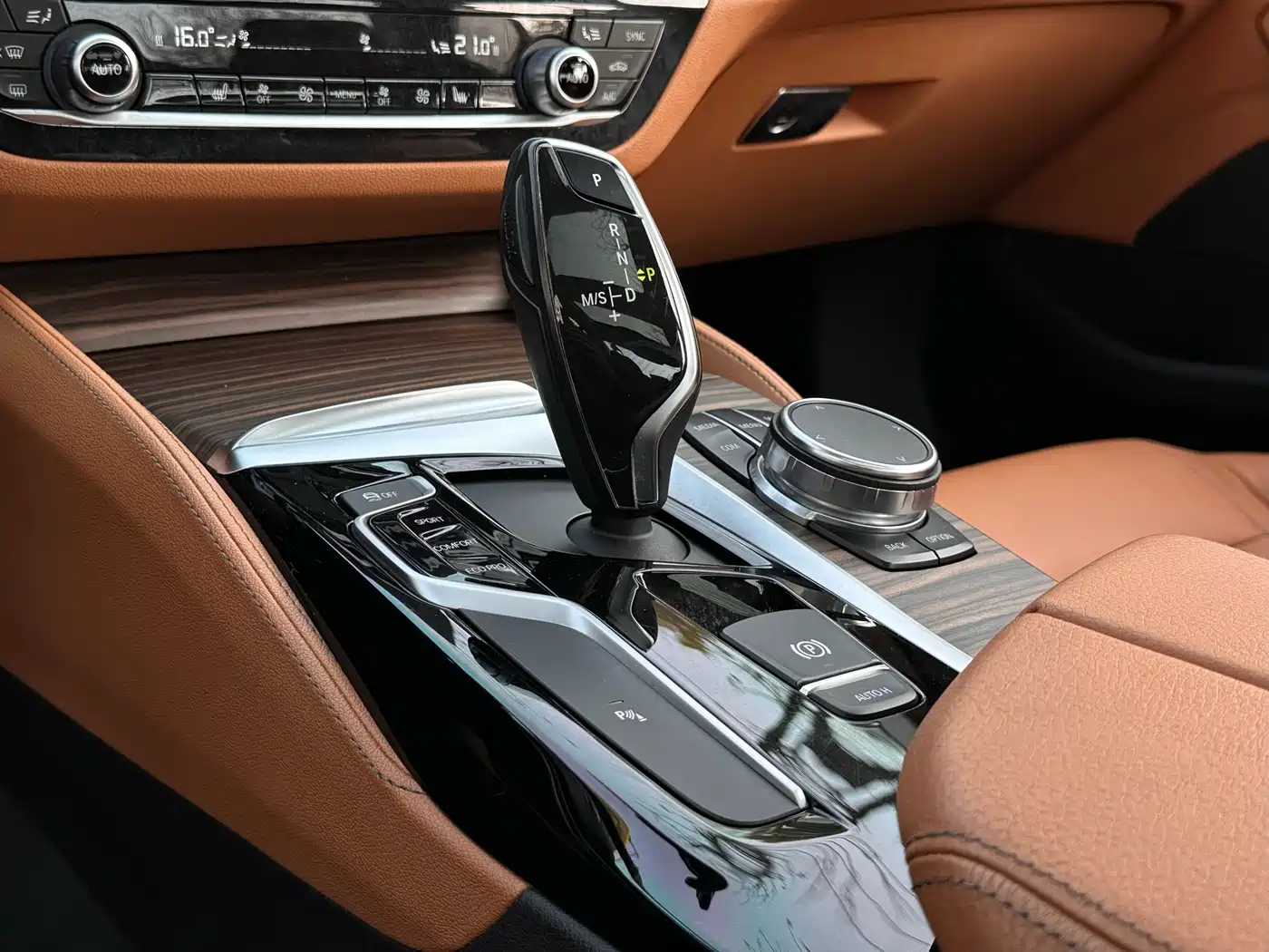 BMW 5 Series 2018 530Li xDrive Luxury Package фото 15