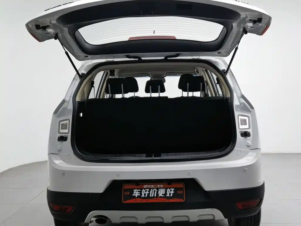 Фото 16 - Baojun 560