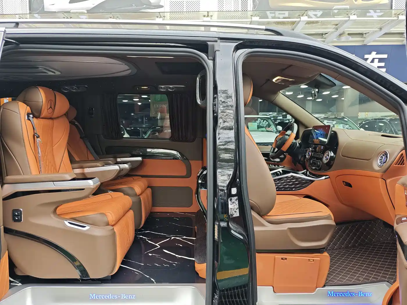 Mercedes-Benz Vito 2023 2.0T Elite 7-Seater фото 8