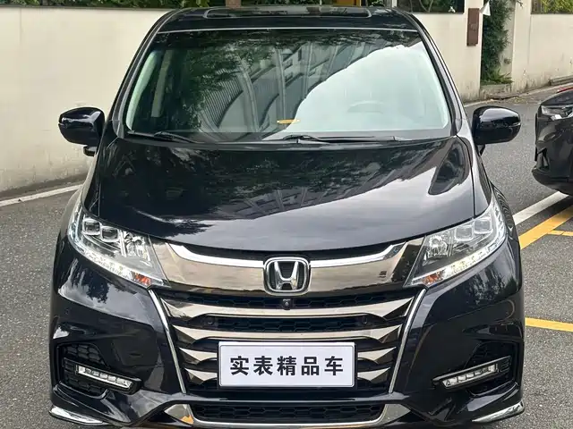 Honda Odyssey 2019 2.0L Sharp Ultimate Edition — фото 2