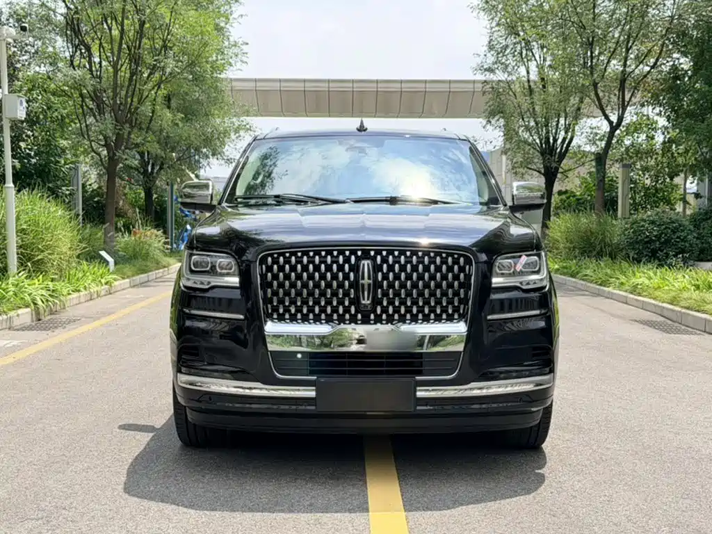 Lincoln Navigator 2023 2022 3.5T Presidential Edition