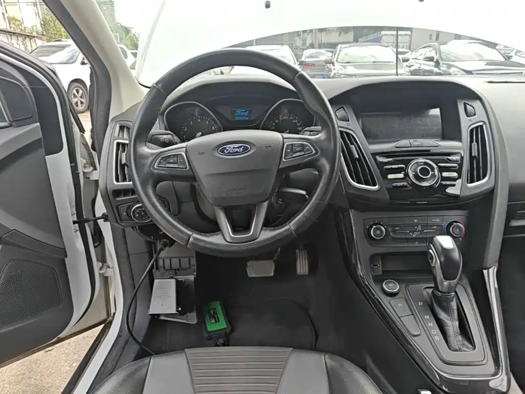 Photo 11 - Ford Focus