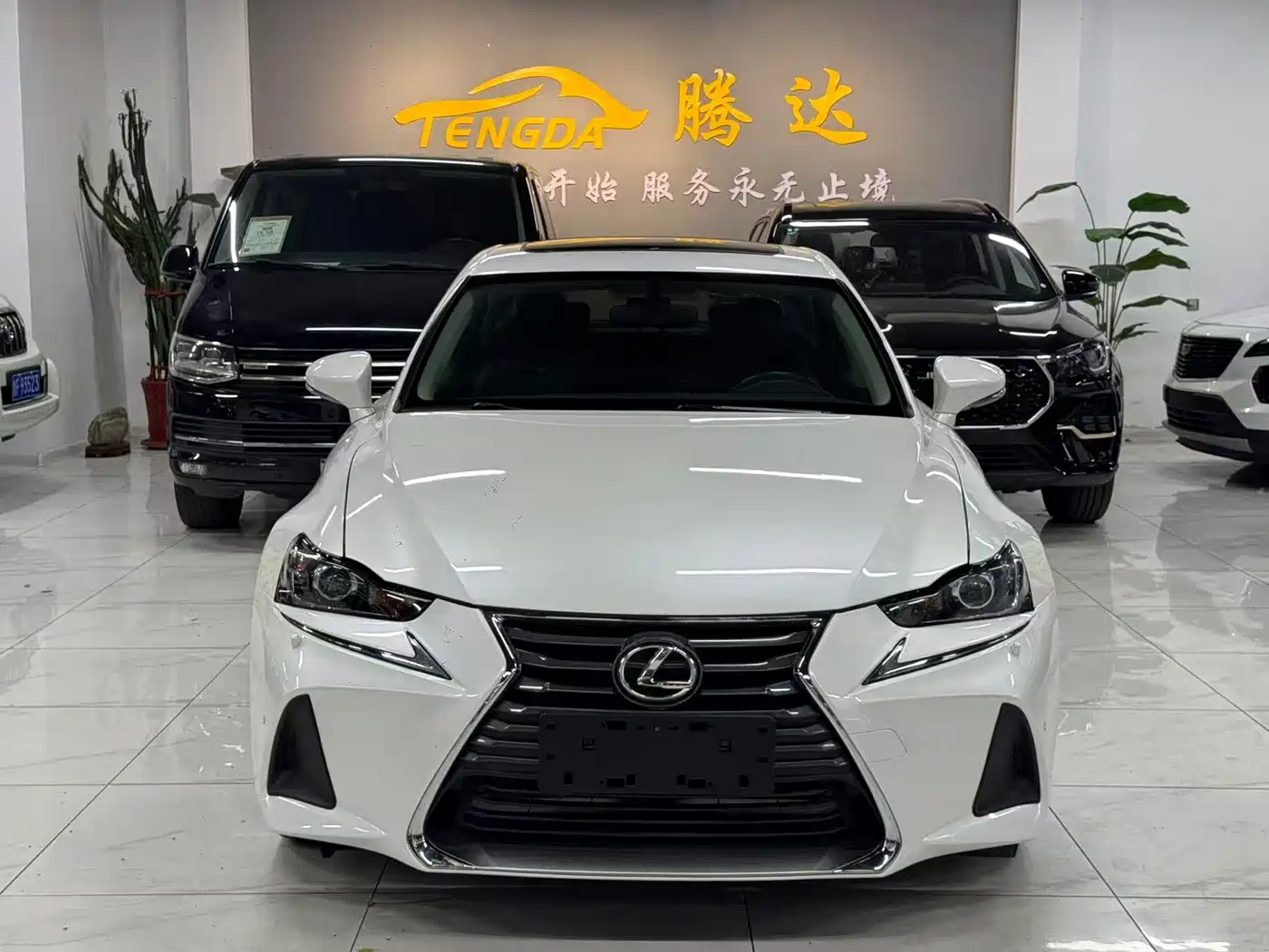 Lexus IS 2017 2017 300 Leading Edition
