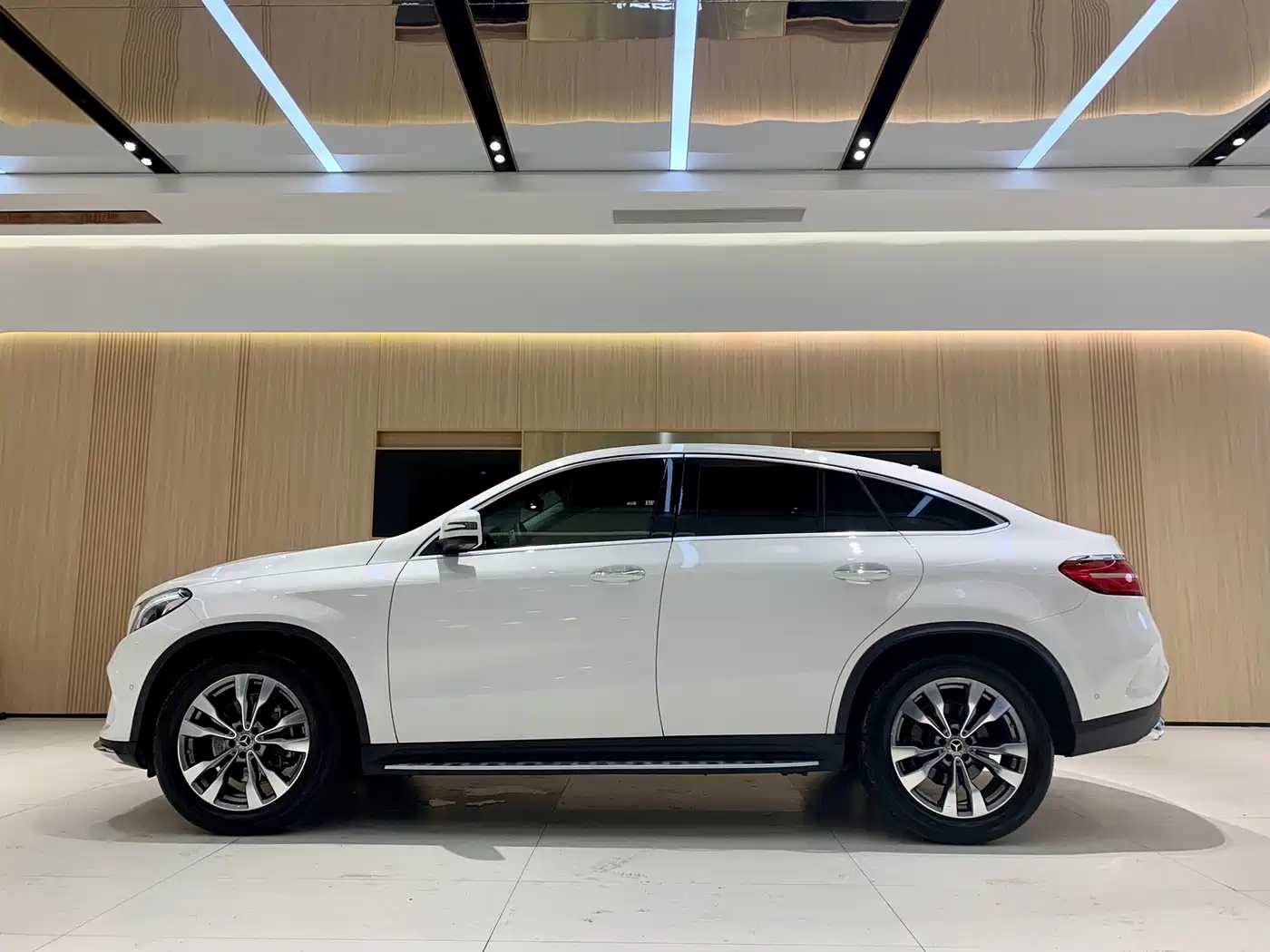 Mercedes-Benz GLE Coupe 2017 GLE 400 4MATIC Coupe SUV фото 3