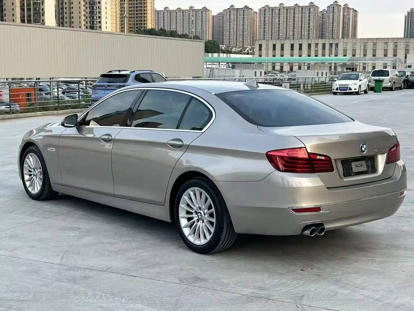 BMW 5 Series 2017 525Li Luxury Design Package фото 6