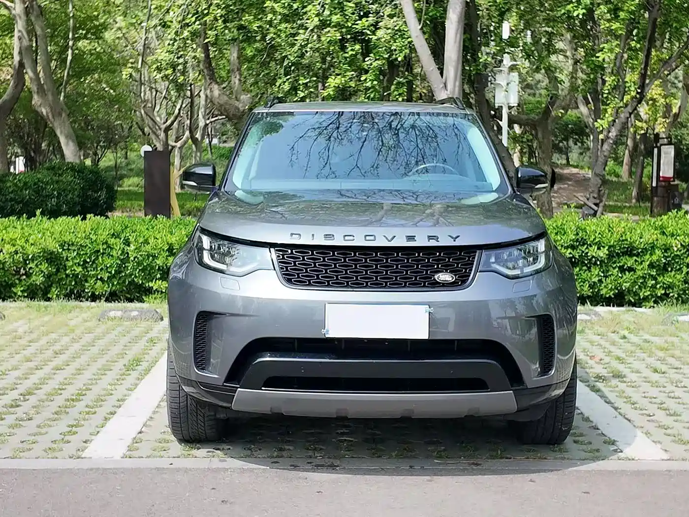 Land Rover Discovery 2018 3.0 SC V6 SE фото 3