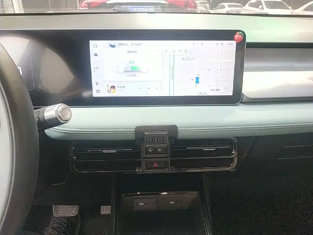 Geely Geometry E Firefly 2024 2024 Model 401km Fluorescent