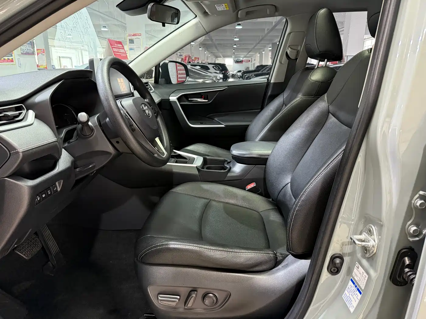 Toyota RAV4 Rongfang 2020 2.0L CVT AWD Trend Edition фото 10