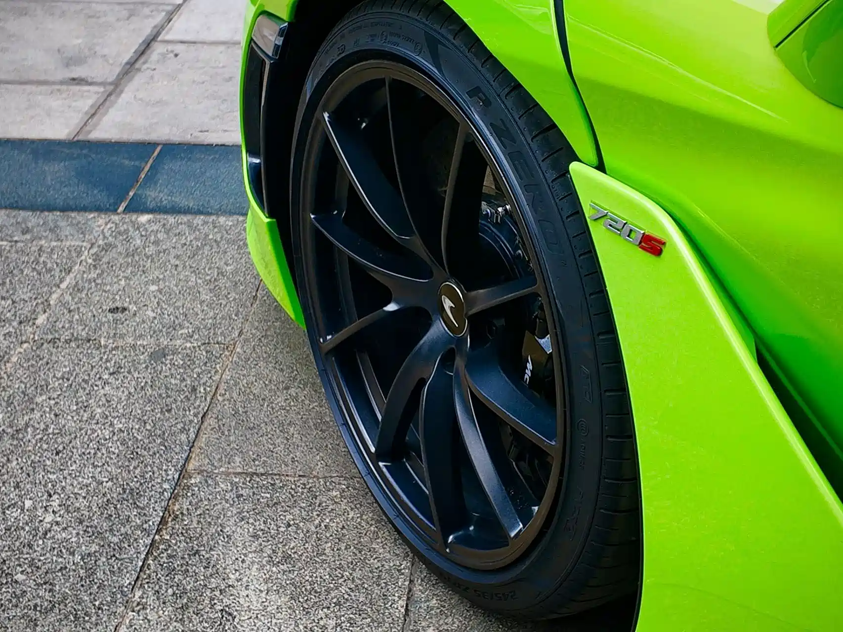 Photo 14 - McLaren 720S