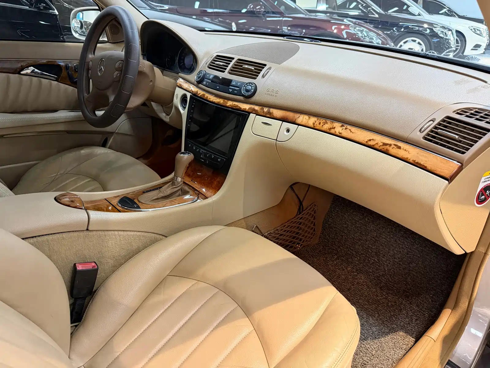 صورة 15 - Mercedes-Benz E-Class