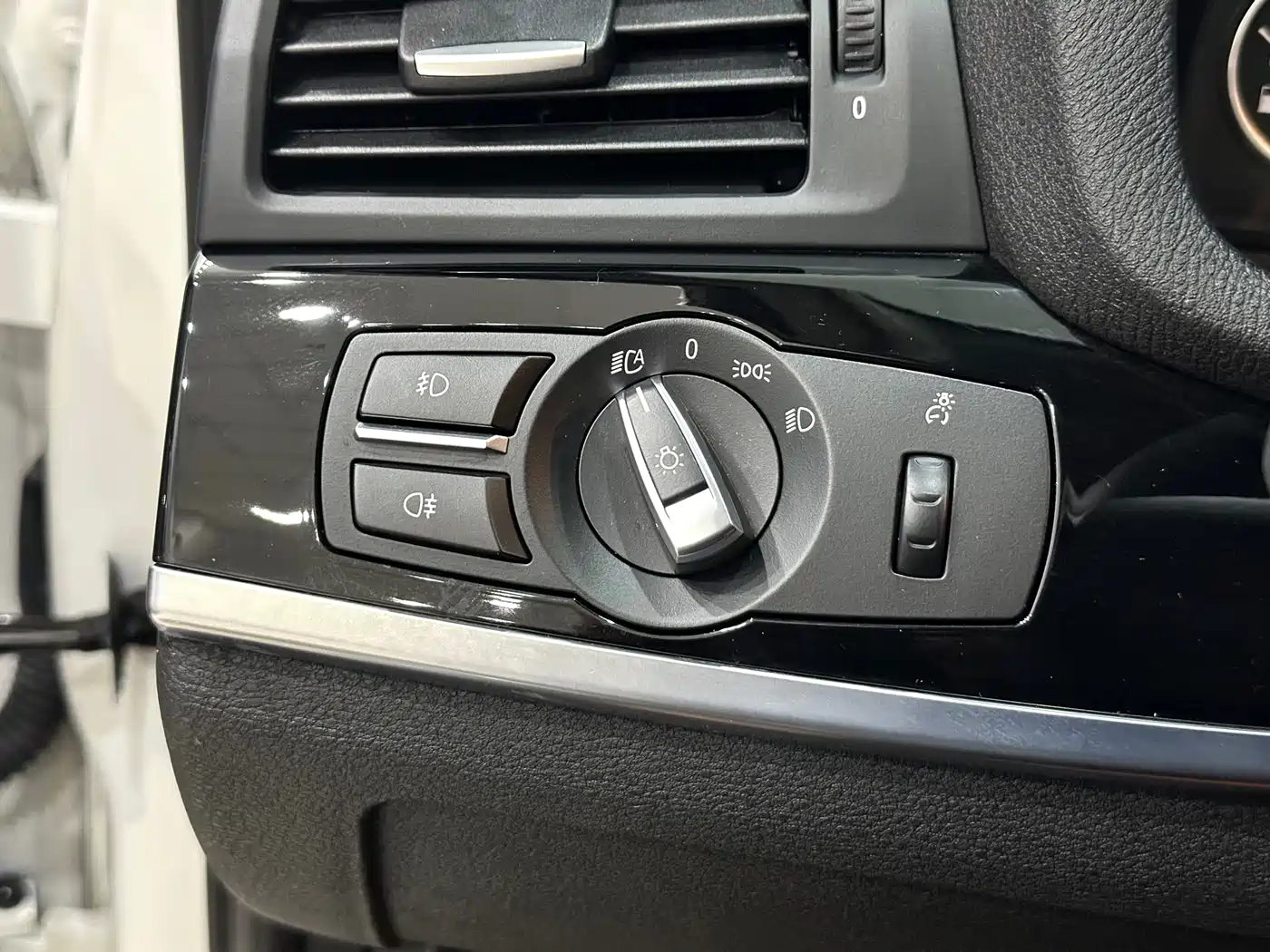 BMW X3 (Import) 2014 xDrive28i Leading Edition фото 21