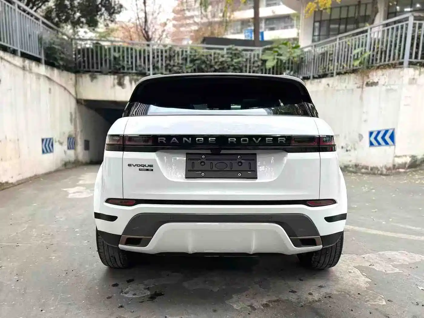 Land Rover Range Rover Evoque 2020 249PS R-DYNAMIC SE Sport Tech Edition фото 11