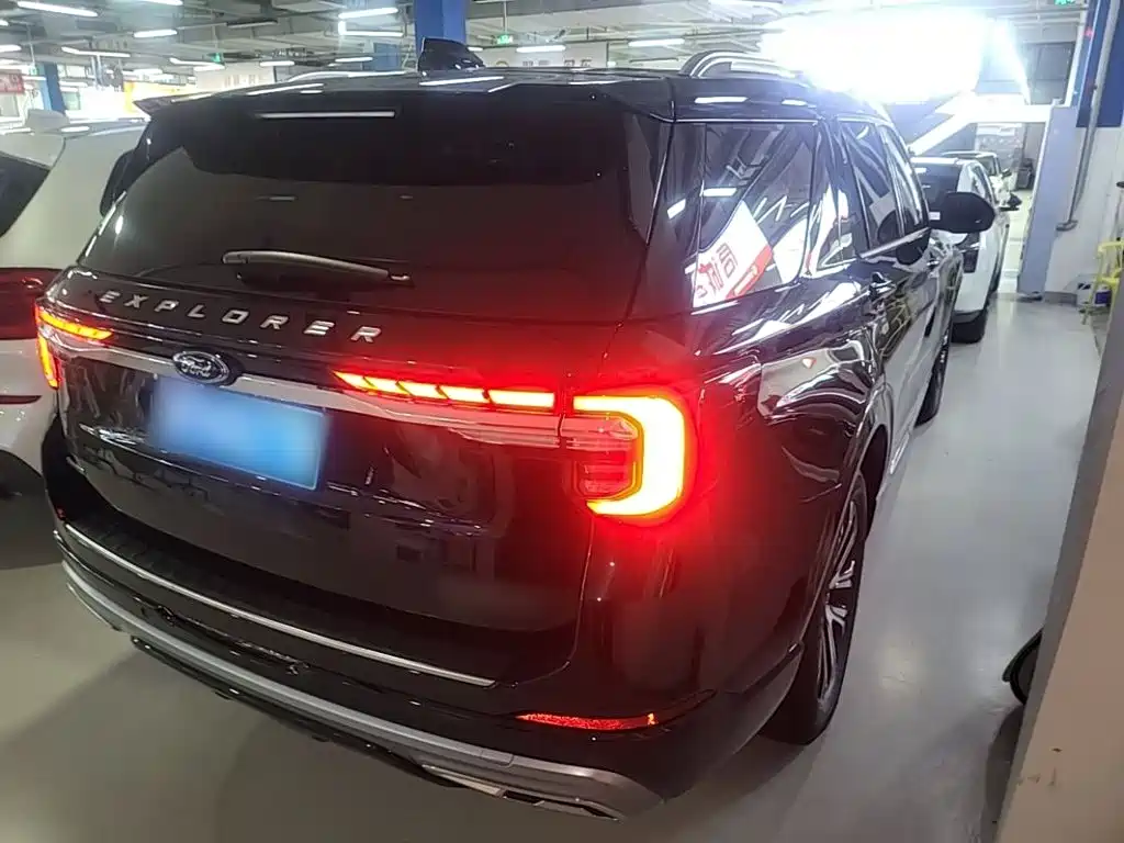 Ford Explorer 2026 2024 2.3T EcoBoost AWD Titanium Edition 7-Seater