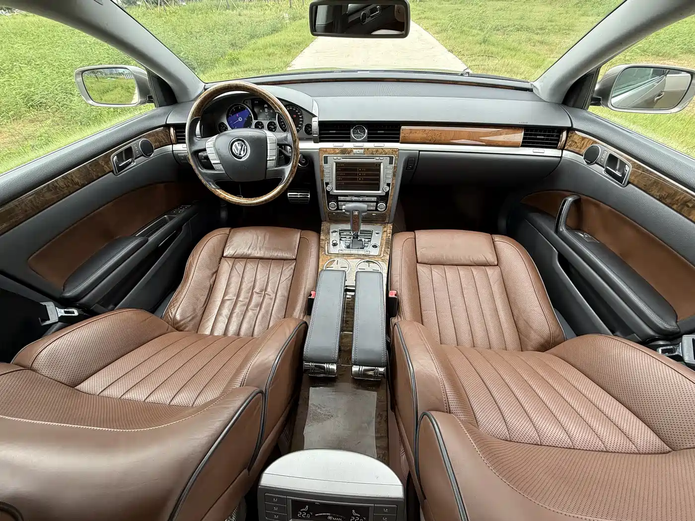 Volkswagen Phaeton 2012 2011 3.6L V6 4-seat Long Wheelbase Individual