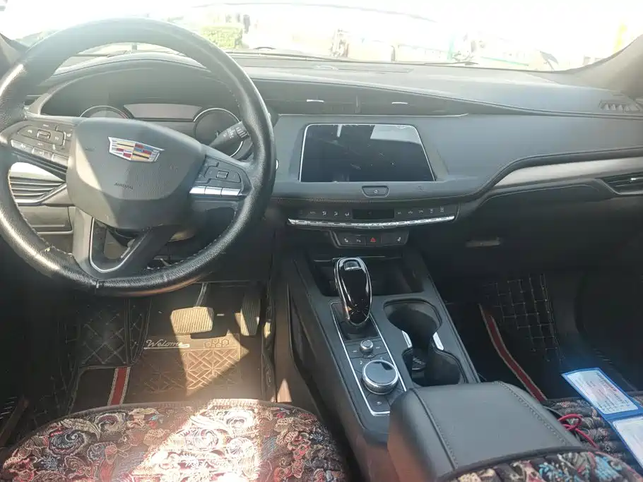 صورة 11 - Cadillac XT4