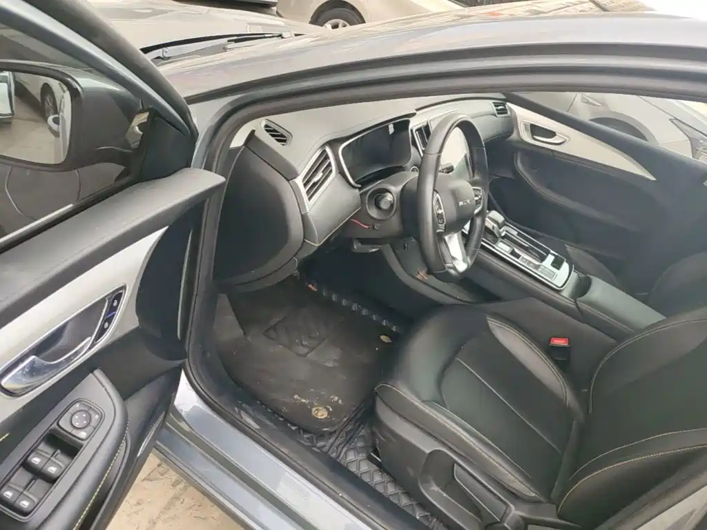 Фото 16 - Roewe i6 MAX EV