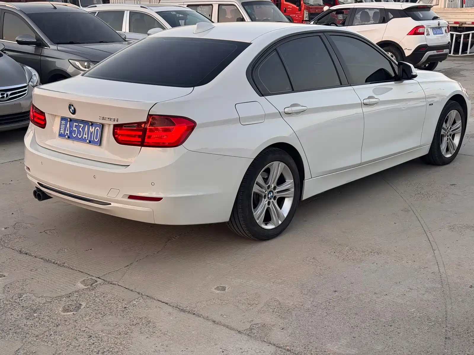 Photo 3 - BMW 3 Series (Import)
