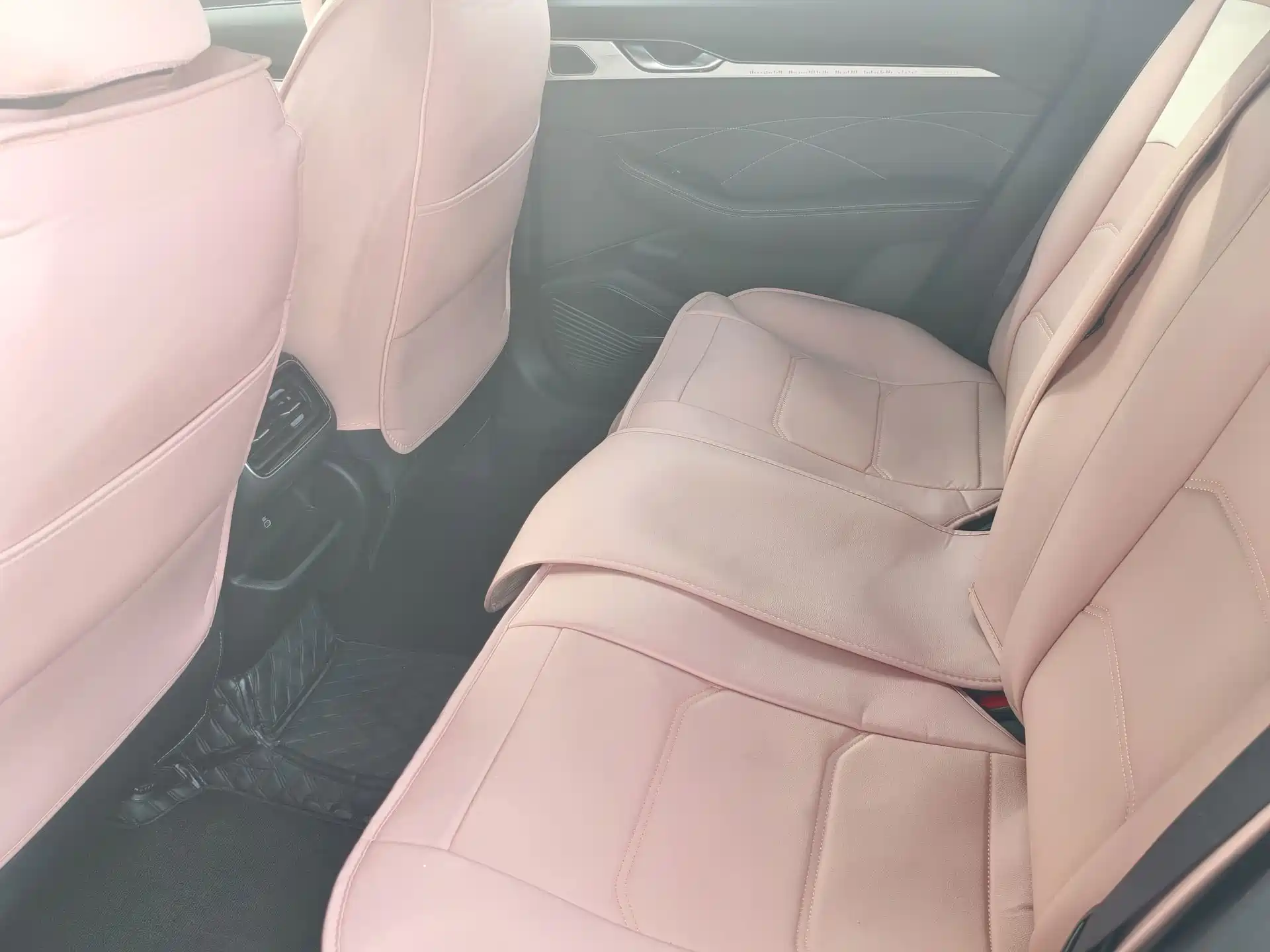 Фото 4 - Geely Preface