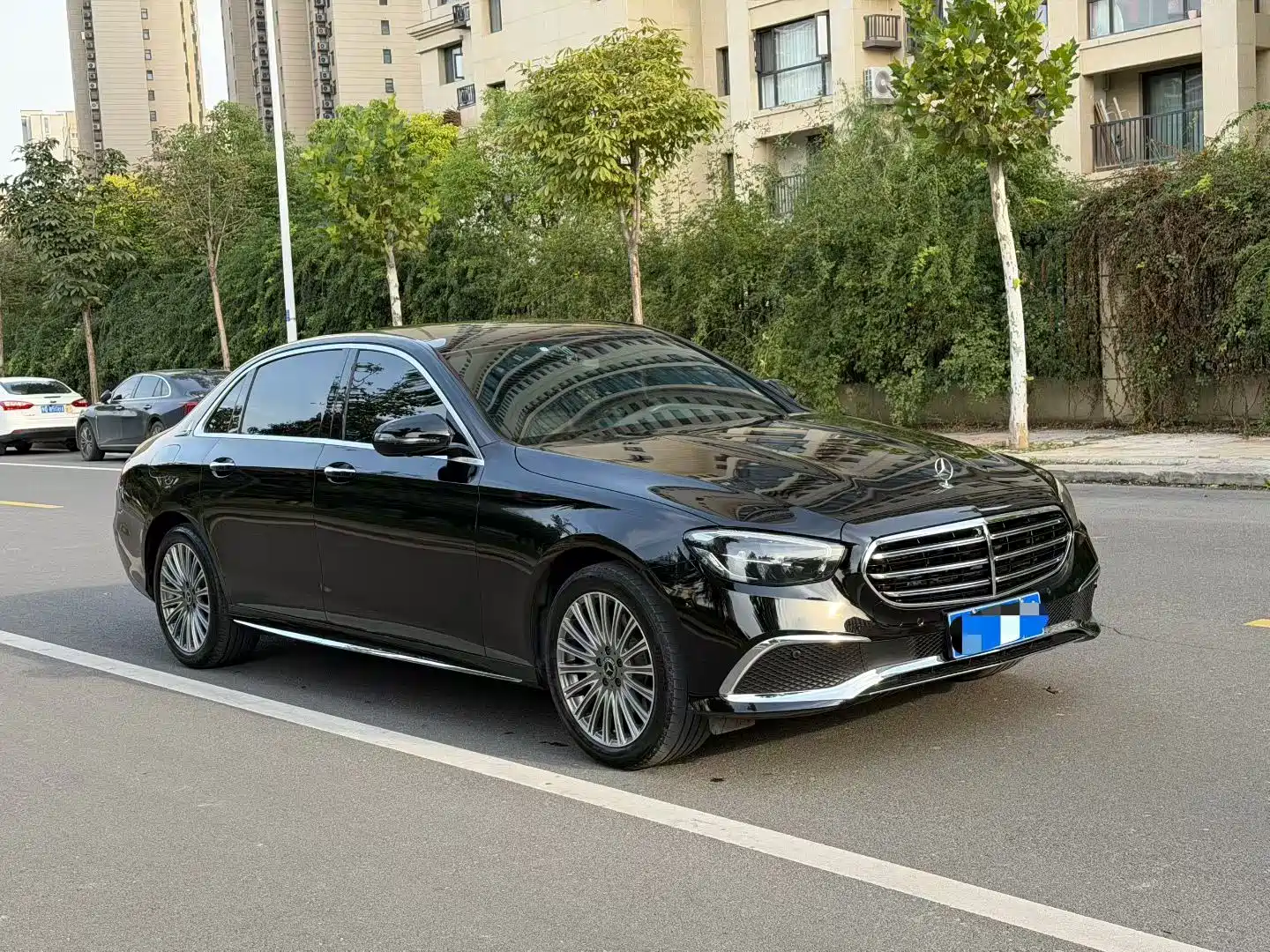 Photo 3 - Mercedes-Benz E-Class