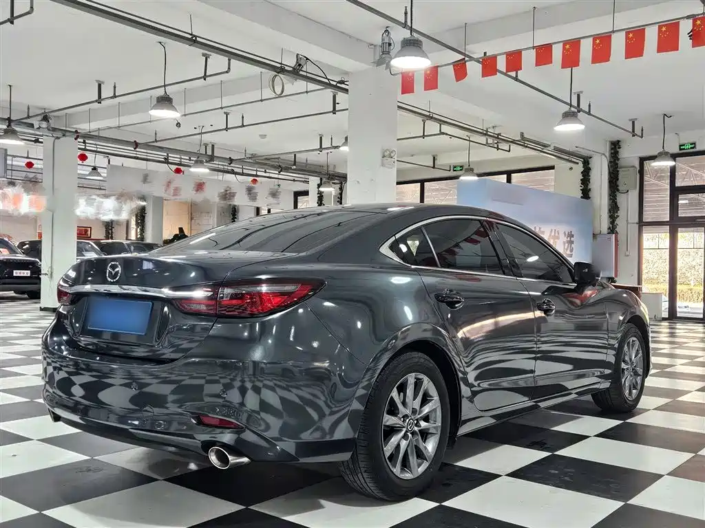 Photo 7 - Mazda Atenza