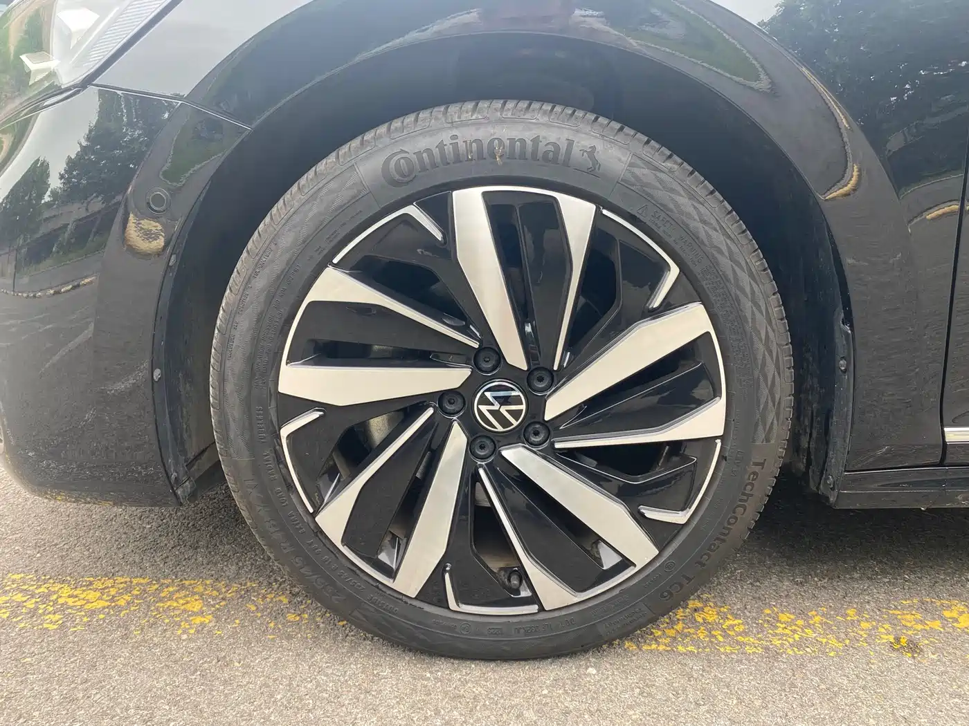 Volkswagen Passat 2022 330TSI Starlight Luxury Edition фото 17