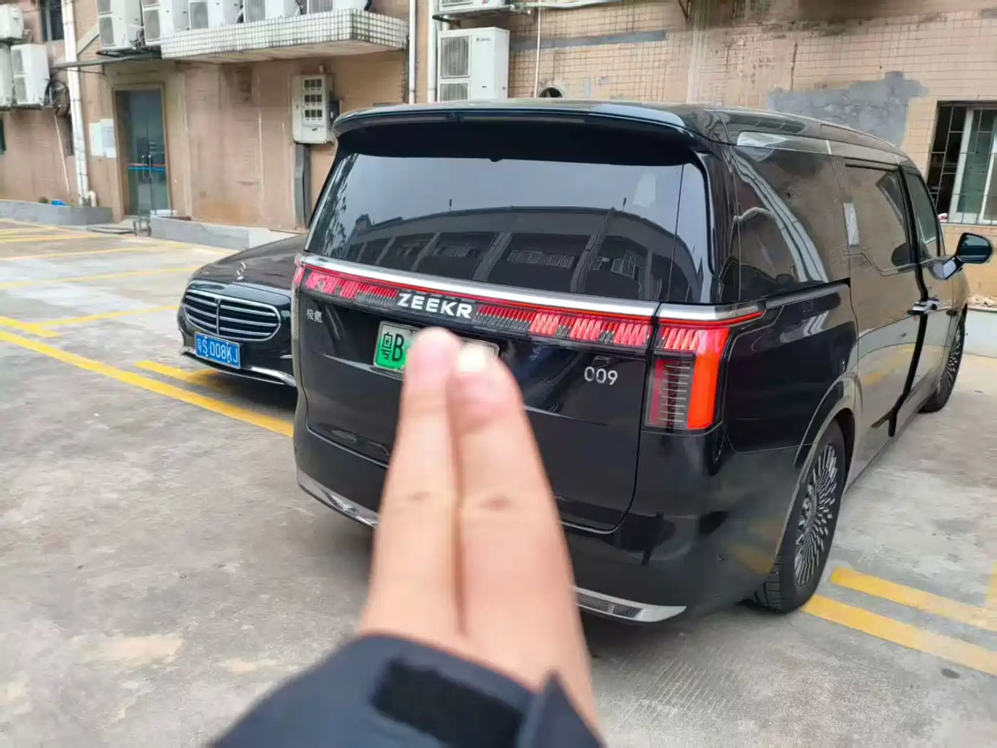ZEEKR EXTREME KRYPTON 009