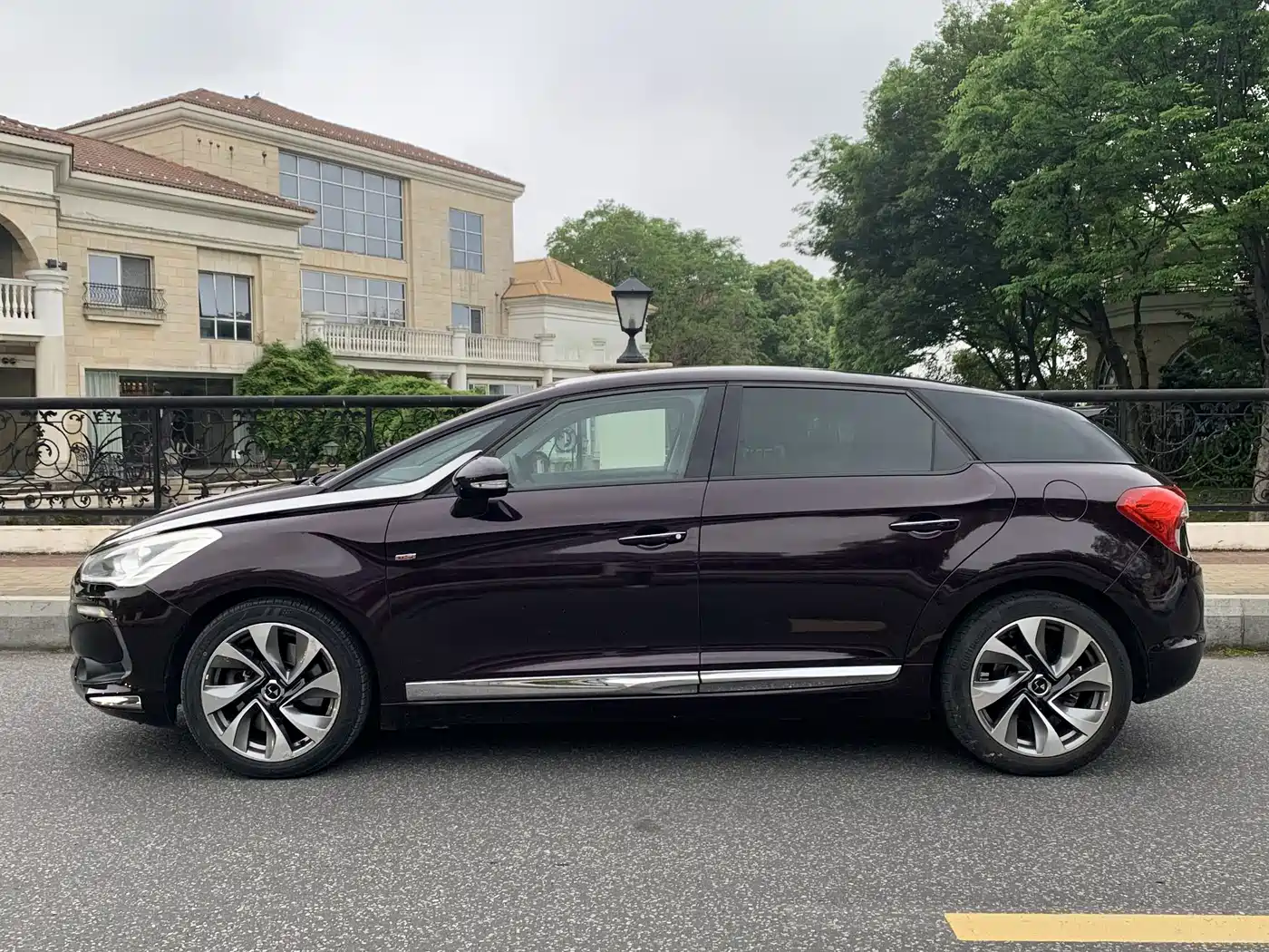 DS 5 2015 2014 1.6T Elegance THP160