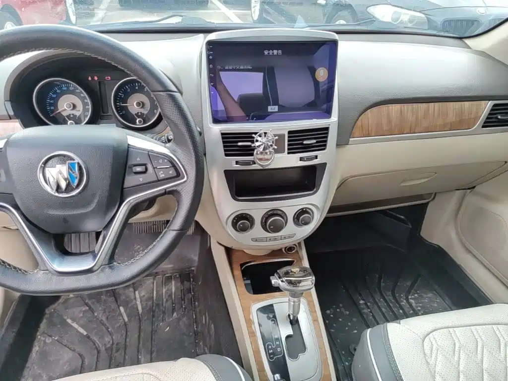 Фото 10 - Buick Excelle