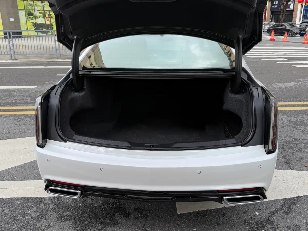 Cadillac CT6 2024 2023 28T Premium Model