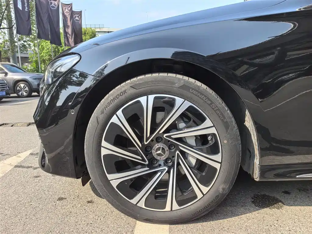 Mercedes-Benz E-Class 2024 Model E 300 L Luxury фото 11