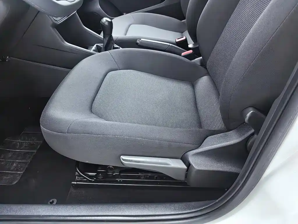 Фото 20 - Volkswagen Jetta