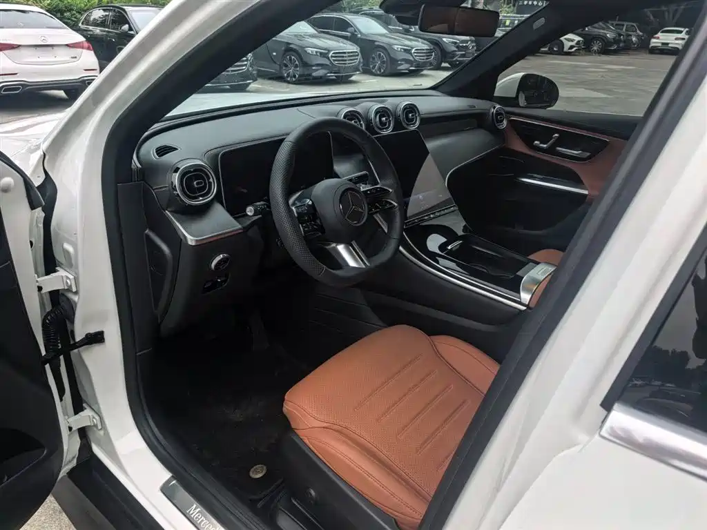 Mercedes-Benz GLC 2024 GLC 260 L 4MATIC Luxury 5-seater фото 15