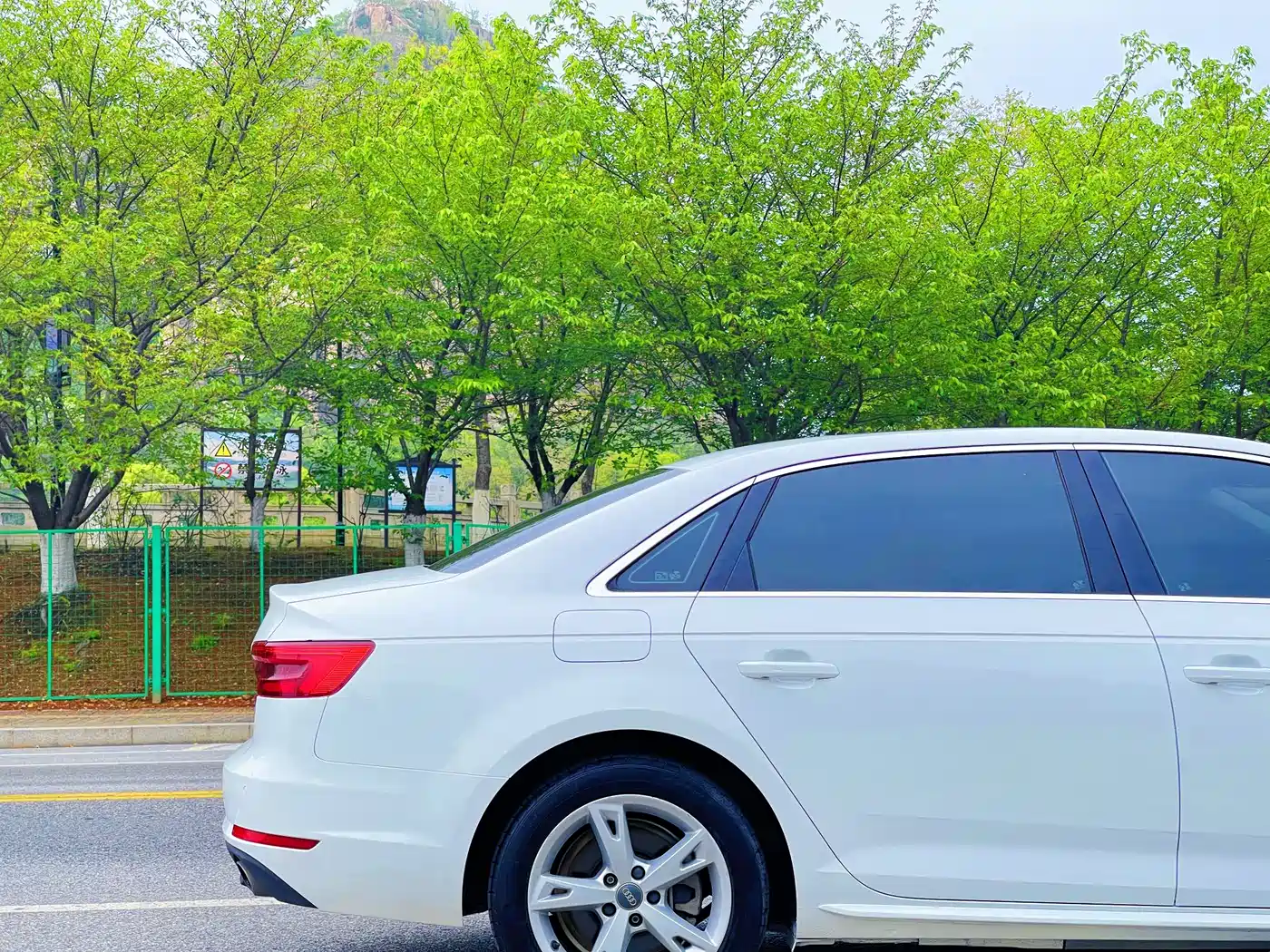 Audi A4L 2017 40 TFSI Fashion Edition фото 18