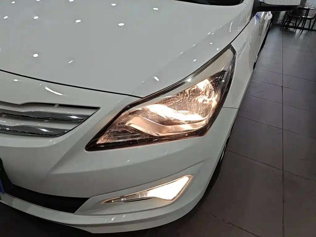 Hyundai Reina 2016 2014 Model 1.4L Automatic GLX
