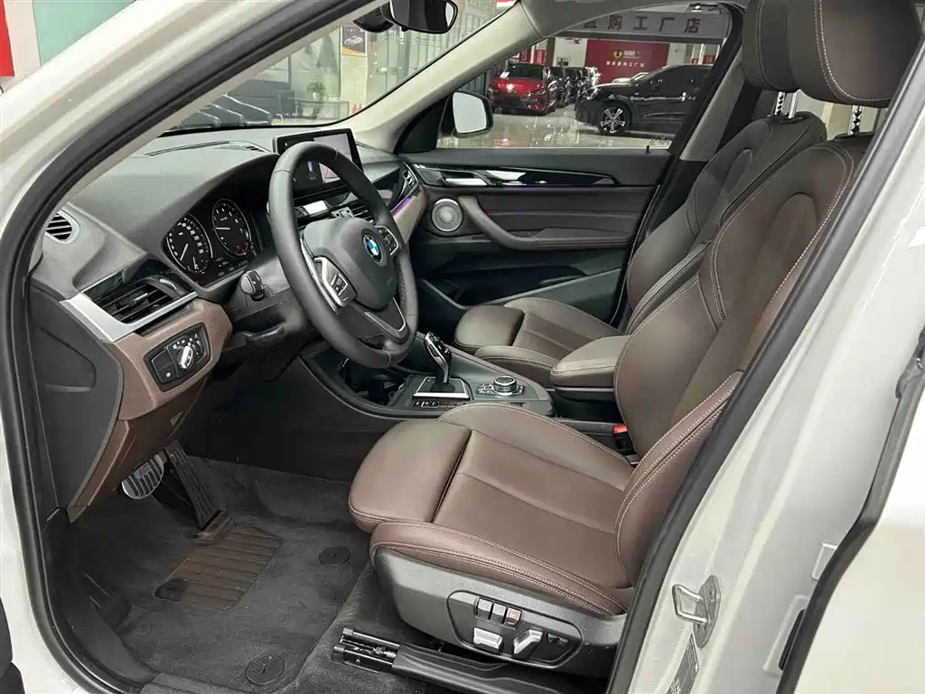 BMW X1 2022 sDrive20Li Fashion фото 12